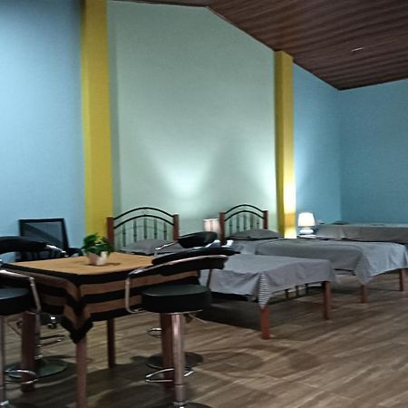 This Is It Airport Hotel And Restaurant Negombo Eksteriør bilde