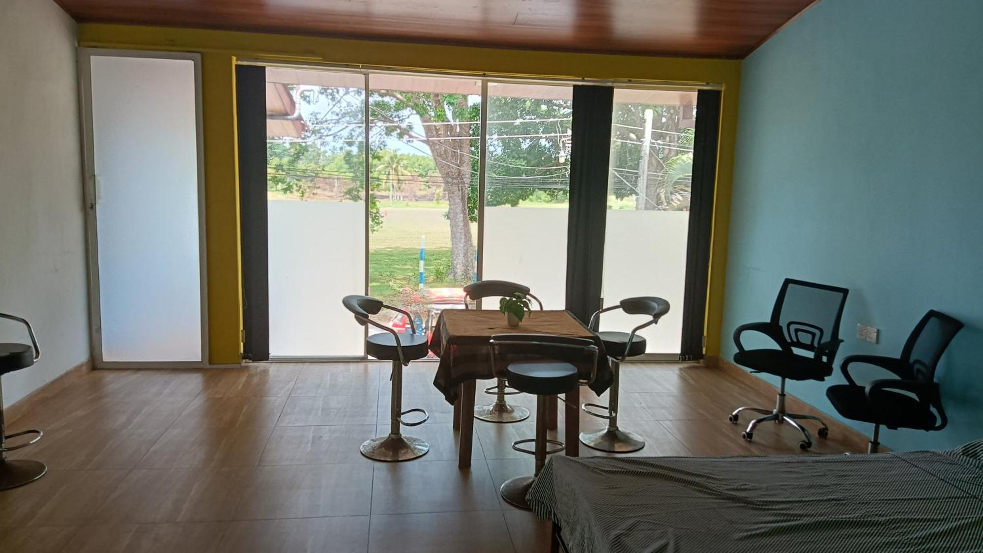 This Is It Airport Hotel And Restaurant Negombo Eksteriør bilde
